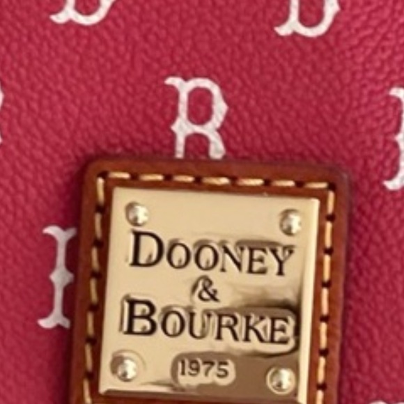 Dooney & Bourke Women's Boston Red Sox ⚾️Signature Small Zip - Picture 5 of 12
